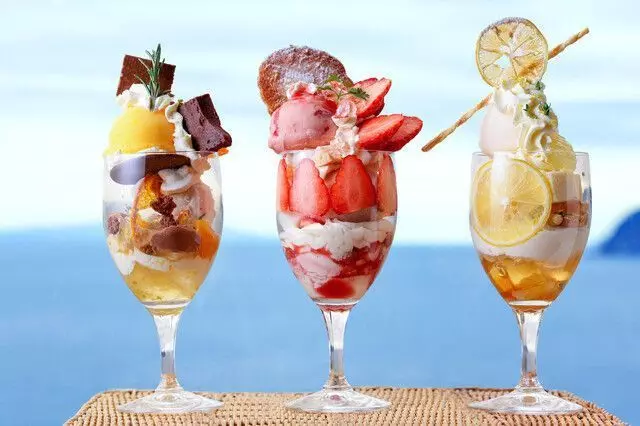 伊豆の海沿いカフェのスイーツ