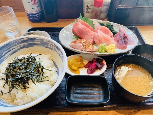 勝浦港 市場食堂 勝喰の海鮮丼