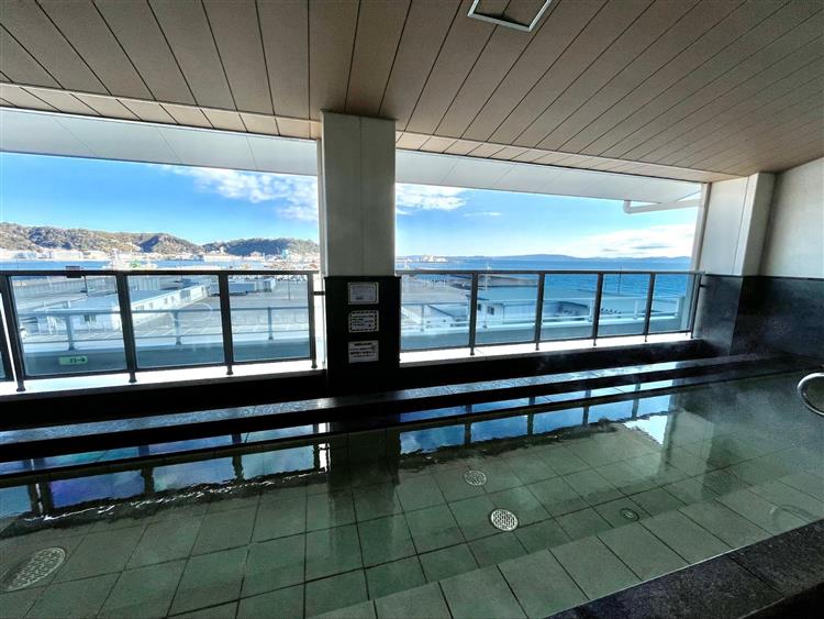 よこすか天然温泉 海辺の湯 久里浜店の東京湾を望む温泉