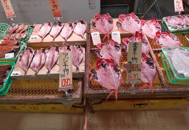 沼津港みなと新鮮館の干物直売所