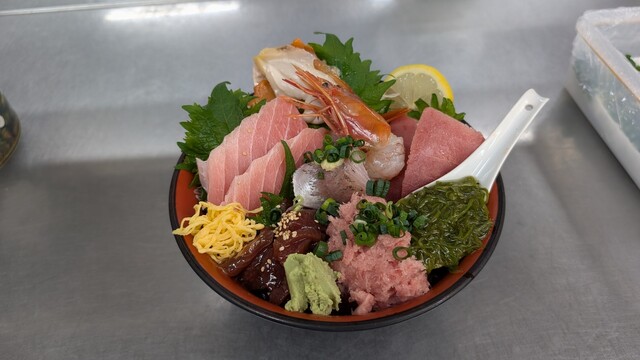 グルメ館 豊魚のまぐろ海鮮丼