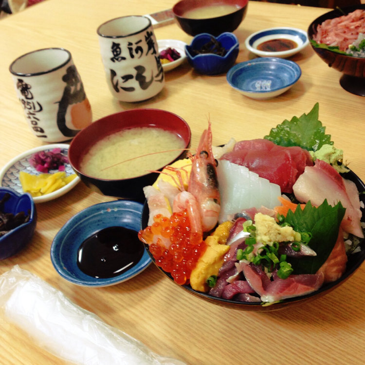 魚市場食堂 沼津港 海鮮丼