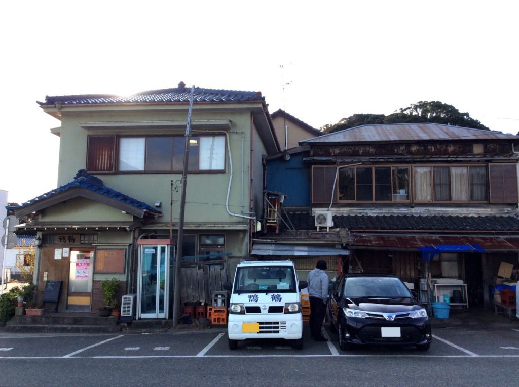 鴨鶴の外観