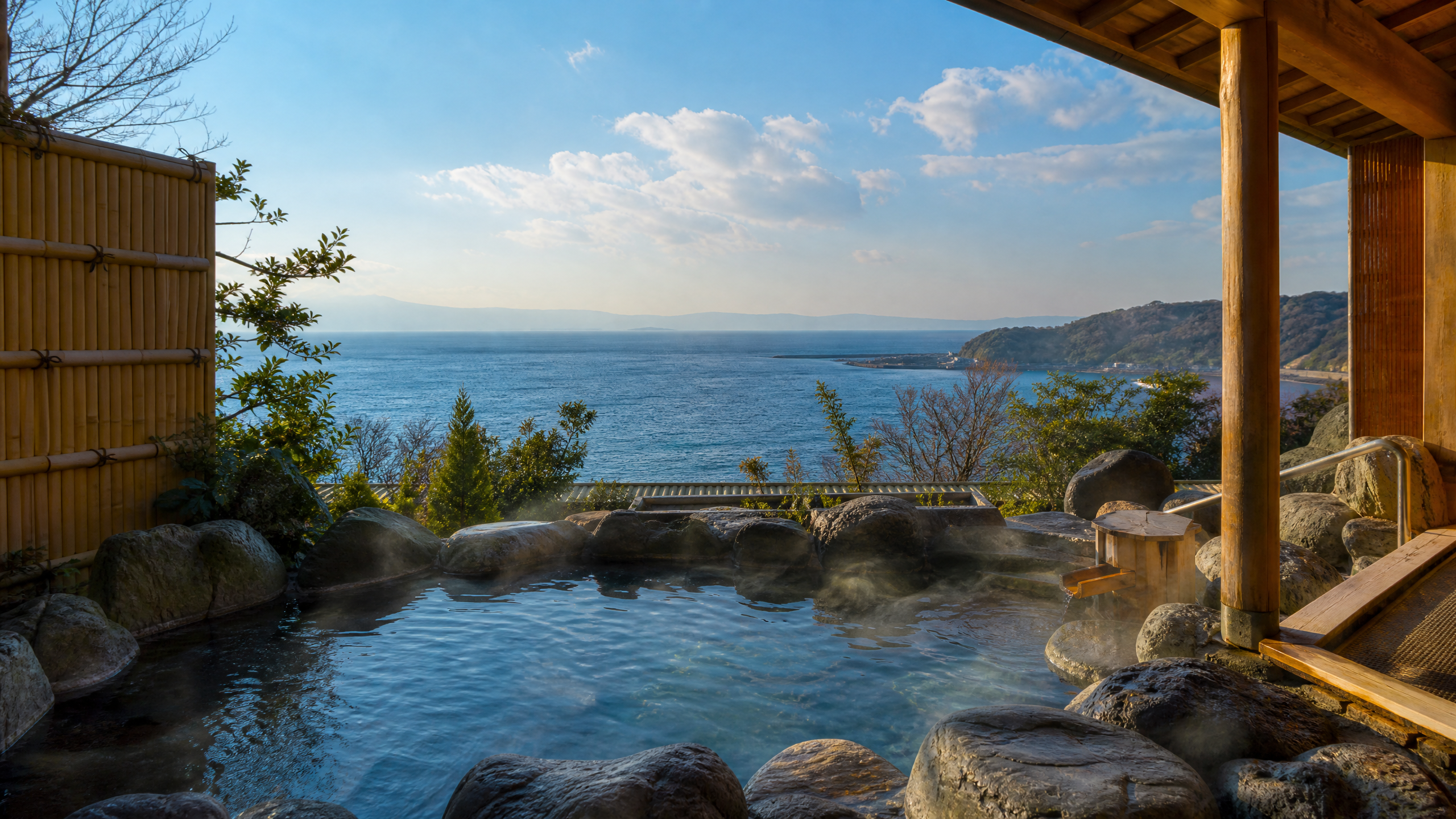 三浦半島の海が見える露天風呂 - 絶景の日帰り温泉