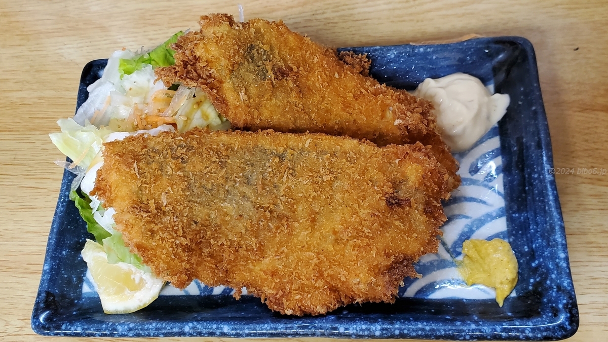 味美食堂の名物・走水産アジフライ定食